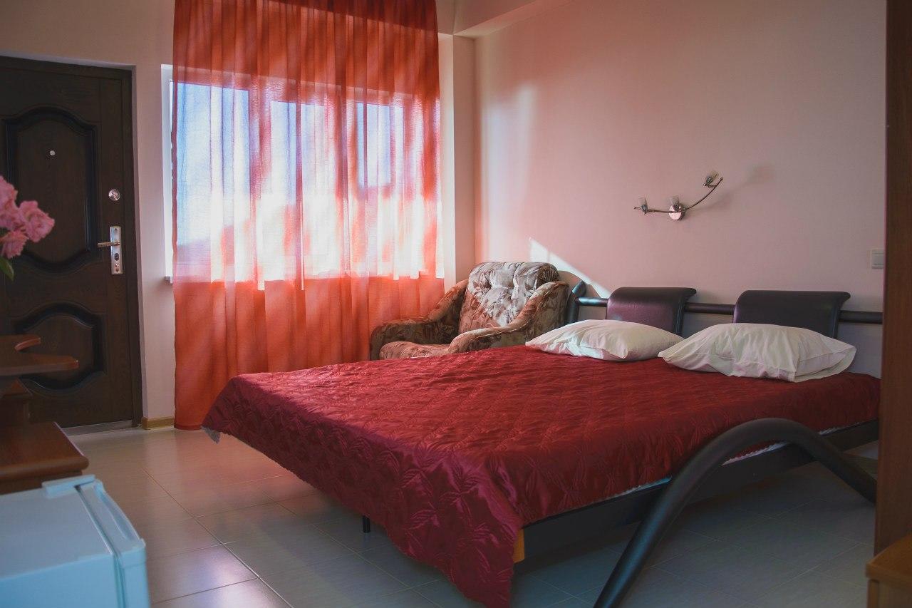 Guest House Arlen Gantiadi Extérieur photo