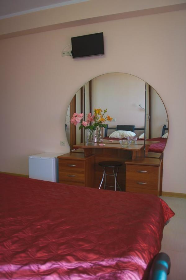 Guest House Arlen Gantiadi Extérieur photo