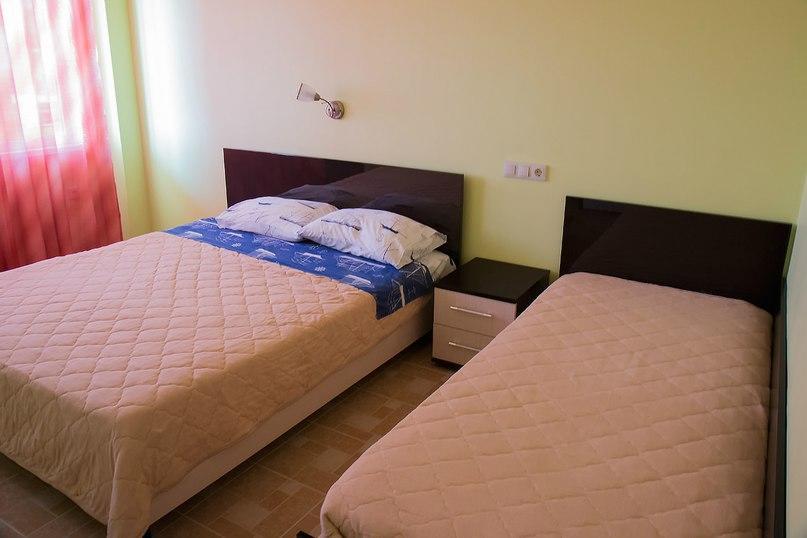 Guest House Arlen Gantiadi Extérieur photo