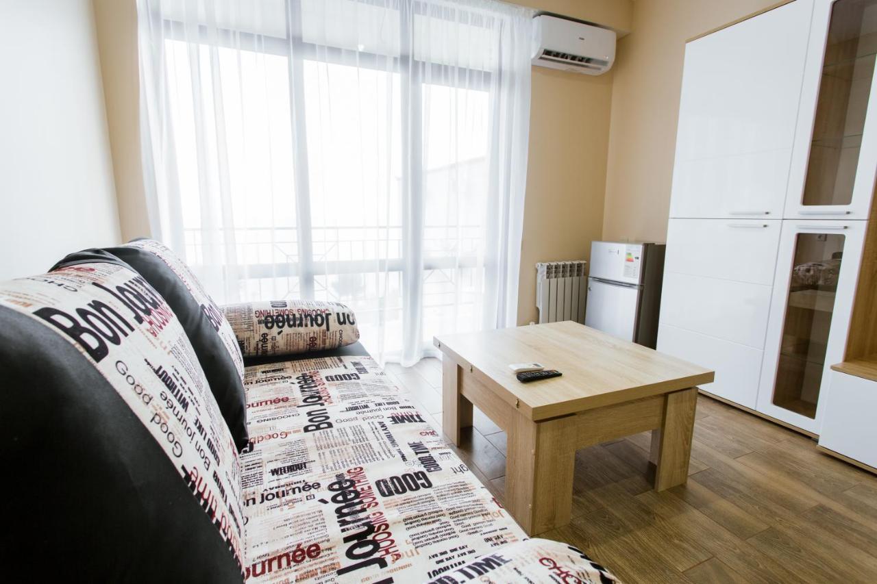 Guest House Arlen Gantiadi Extérieur photo